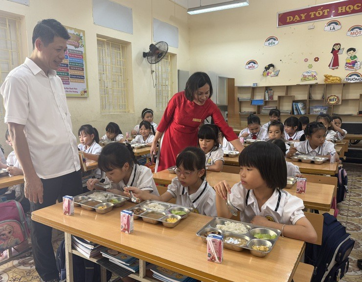 Hà Nội lập đoàn kiểm tra liên ngành, kiểm tra đột xuất bữa ăn bán trú tại trường học