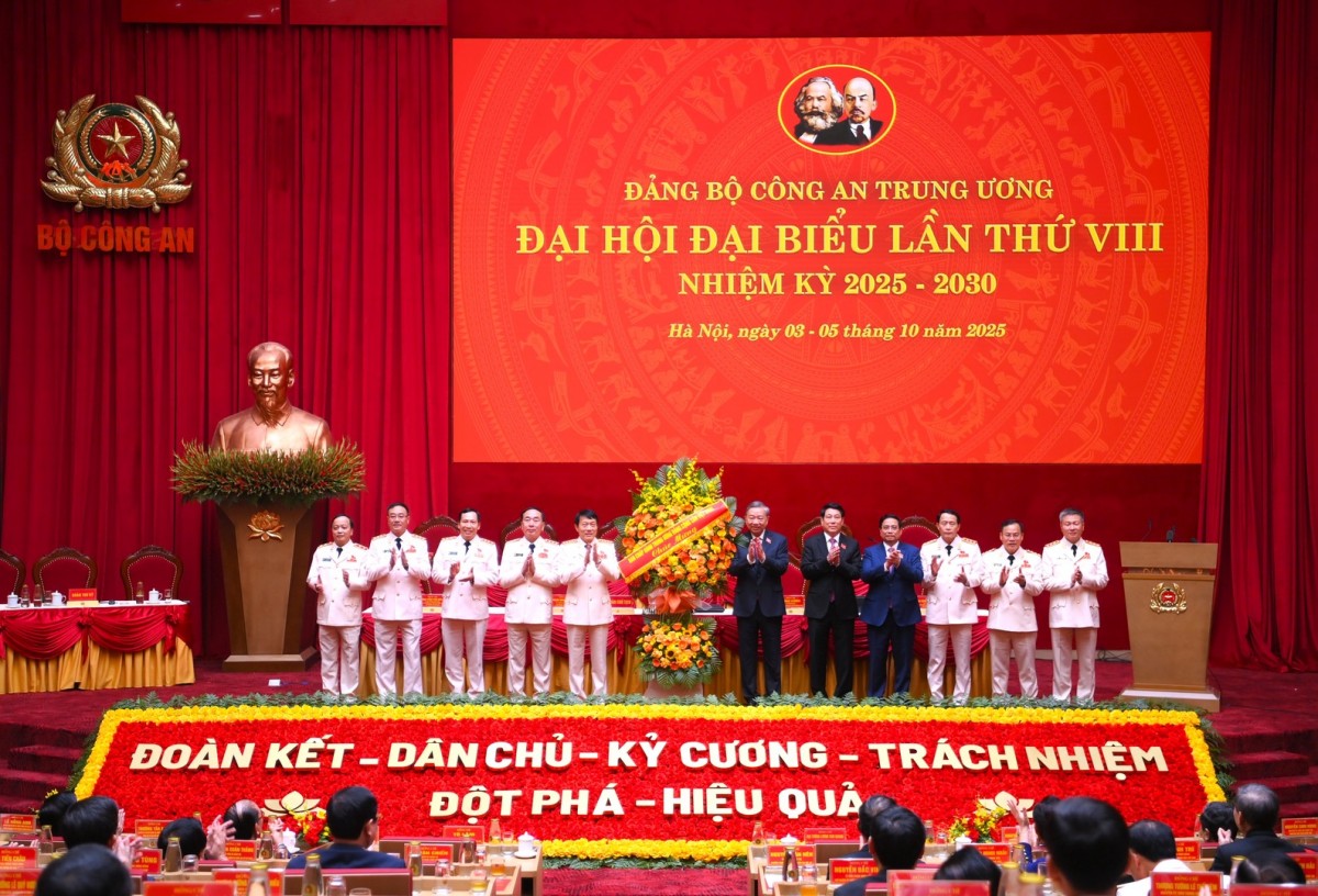 Khai mạc Đại hội Đảng bộ Công an Trung ương: Tổng Bí thư Tô Lâm nêu rõ 2 vấn đề trọng tâm chỉ đạo Khai mạc Đại hội Đảng bộ Công an Trung ương: Tổng Bí thư Tô Lâm nêu rõ 2 vấn đề trọng tâm chỉ đạo