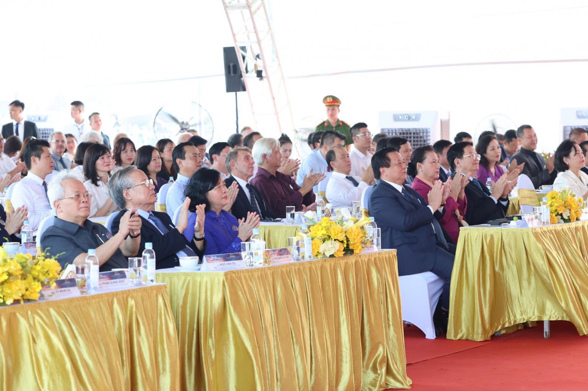 Hà Nội khởi công dự án Nhà hát Opera và Công viên văn hóa nghệ thuật chuyên đề hơn 12.700 tỷ đồng Hà Nội khởi công dự án Nhà hát Opera và Công viên văn hóa nghệ thuật chuyên đề hơn 12.700 tỷ đồng