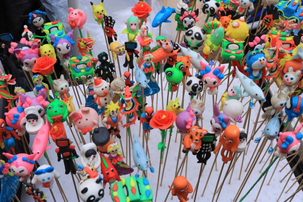 Phố Hàng Mã đông nghịt người đi chơi Trung thu