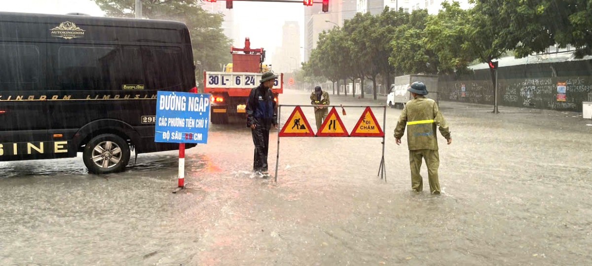 Hà Nội: Chủ động ứng phó, khẩn trương khắc phục sự cố do hoàn lưu bão số 11