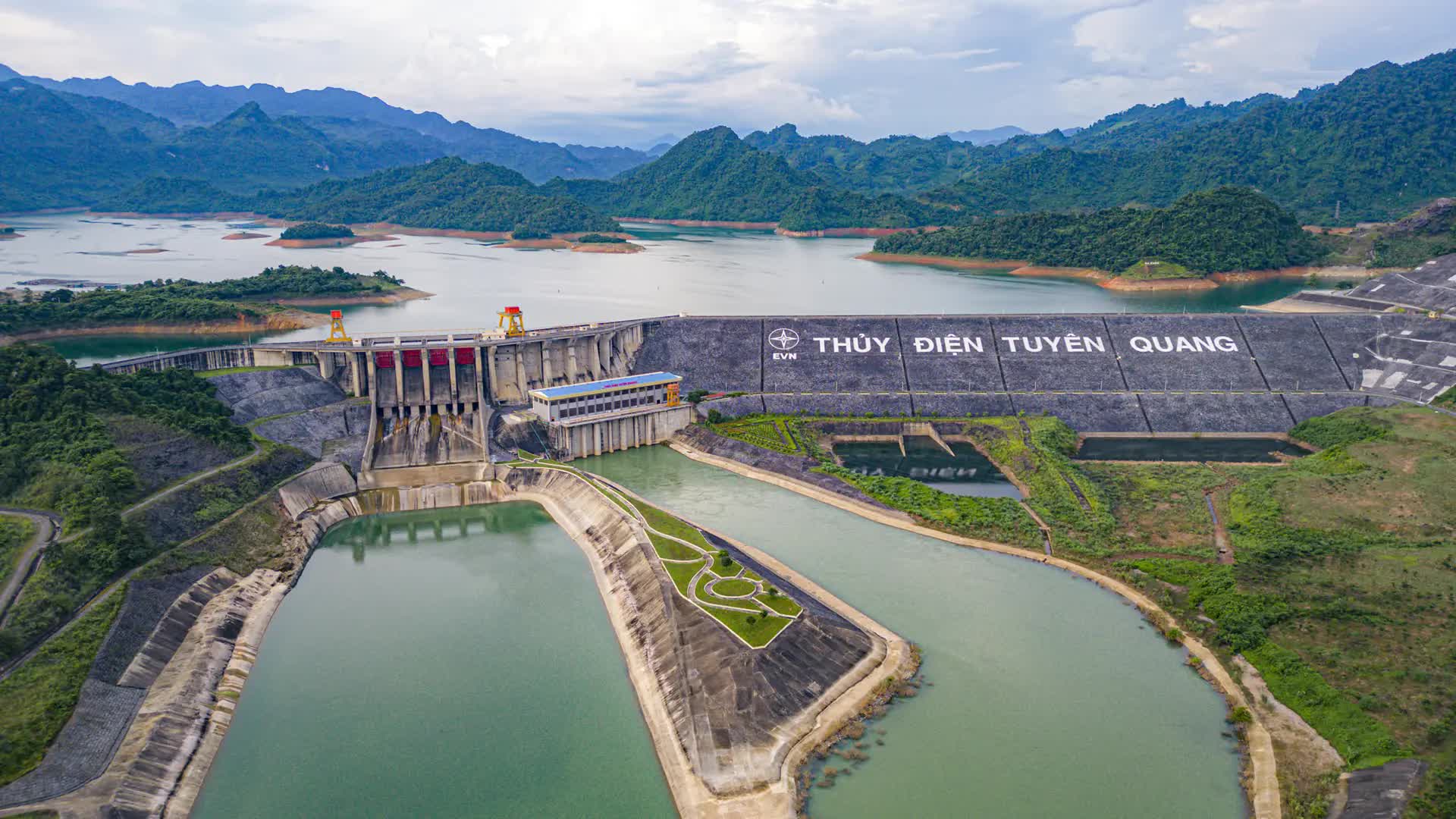 Hà Nội đề nghị các xã, phường ven đê bảo đảm an toàn khi vận hành hồ thuỷ điện Tuyên Quang