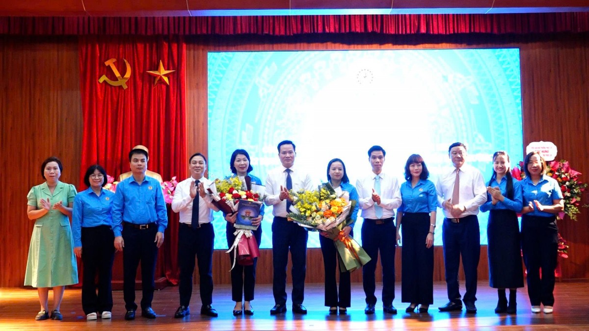 Công đoàn phường Phúc Lợi chính thức ra mắt, quản lý trực tiếp 85 Công đoàn cơ sở