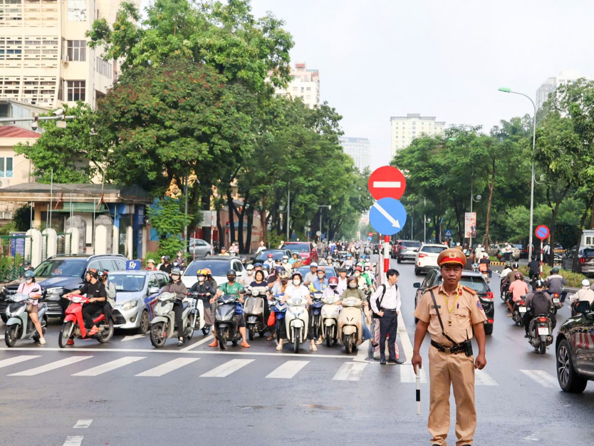 Giao thông Hà Nội cơ bản ổn định sau mưa lớn
