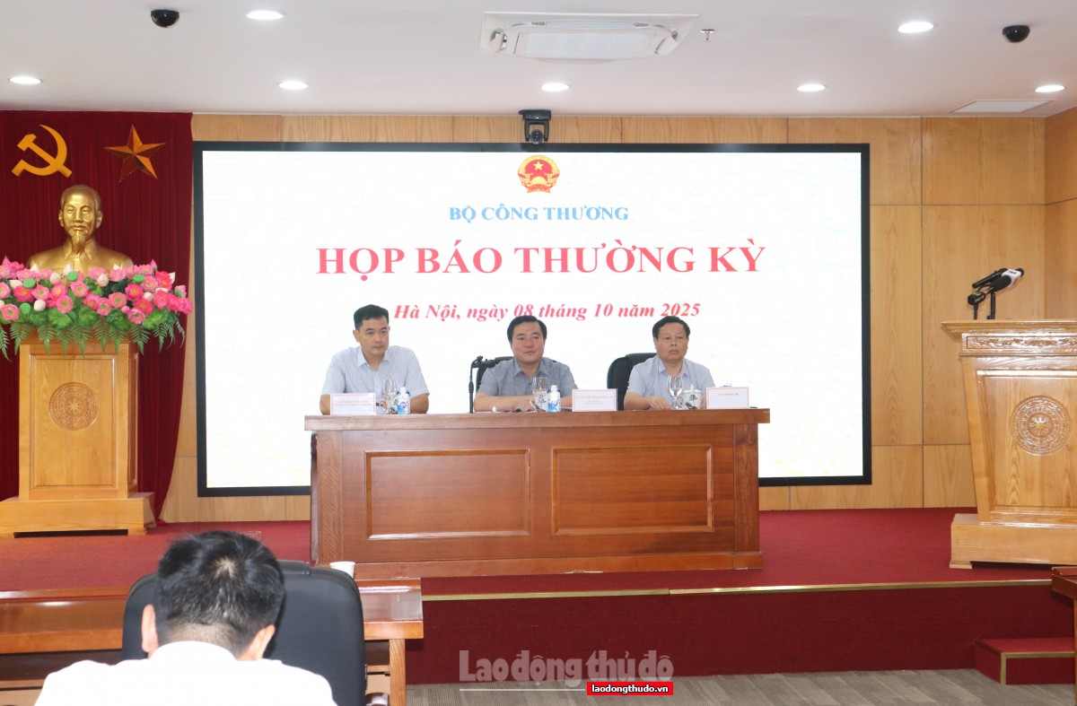 Ngành Công Thương tăng tốc, xuất nhập khẩu vượt xa mục tiêu năm