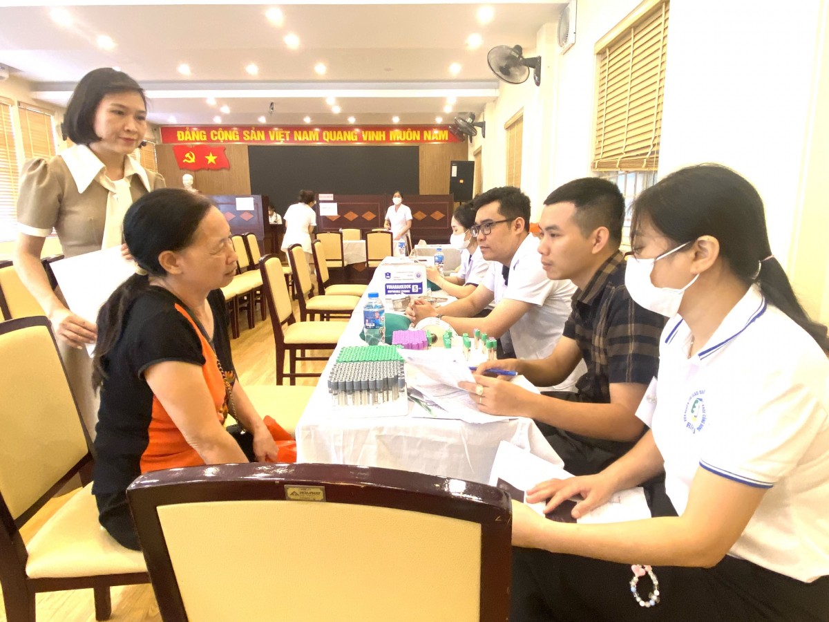 Phường Văn Miếu - Quốc Tử Giám chăm lo sức khỏe người cao tuổi Phường Văn Miếu - Quốc Tử Giám chăm lo sức khỏe người cao tuổi