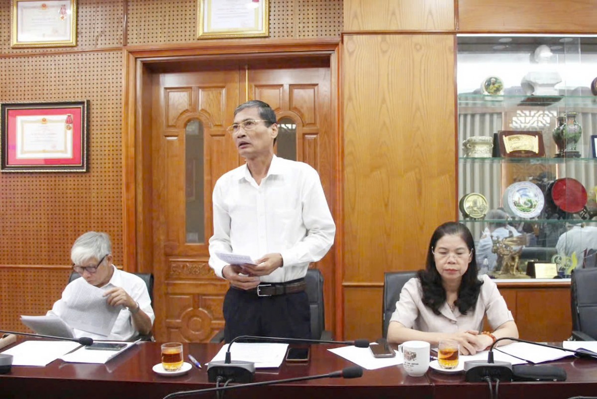 Nguyên lãnh đạo Ủy ban MTTQ Việt Nam thành phố Hà Nội đóng góp ý kiến vào Báo cáo chính trị trình Đại hội