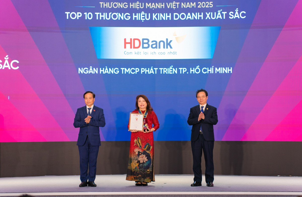 HDBank nhận 3 giải thưởng uy tín về hiệu quả kinh doanh, thương hiệu và đổi mới sáng tạo