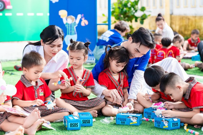 Hơn 100.000 sản phẩm dinh dưỡng Vinamilk thắp sáng nụ cười tuổi thơ mùa trăng