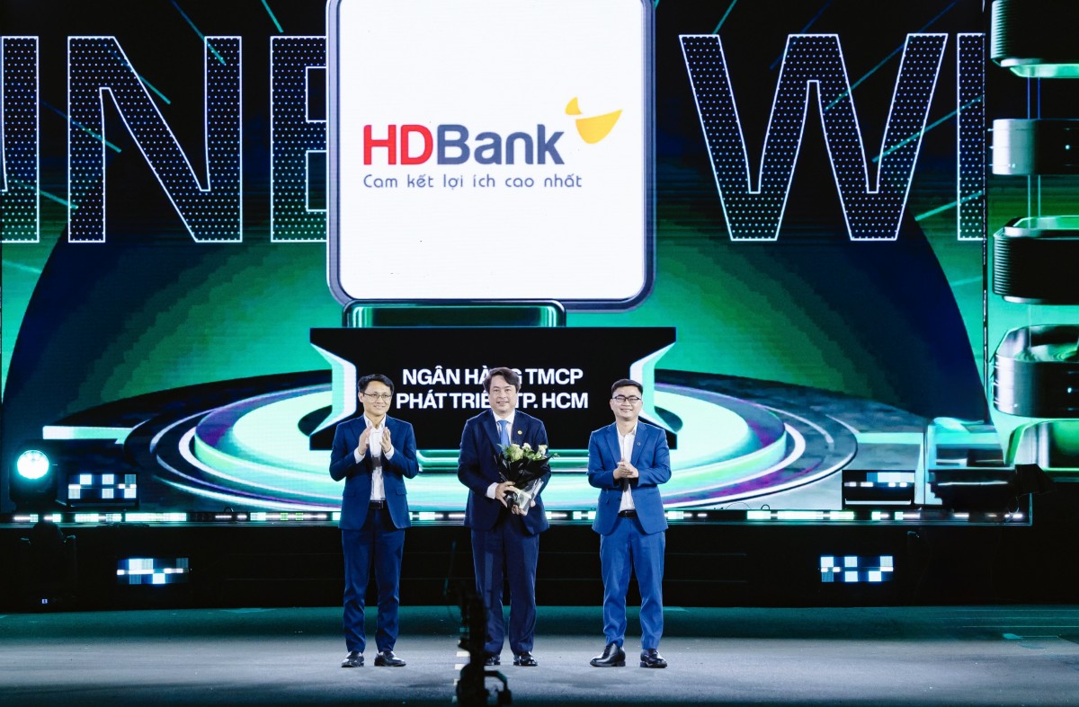 HDBank nhận 3 giải thưởng uy tín về hiệu quả kinh doanh, thương hiệu và đổi mới sáng tạo