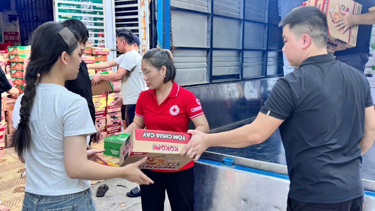 Hội Chữ thập đỏ Việt Nam triển khai cứu trợ khẩn cấp người dân 10 tỉnh bị thiệt hại nặng do bão
