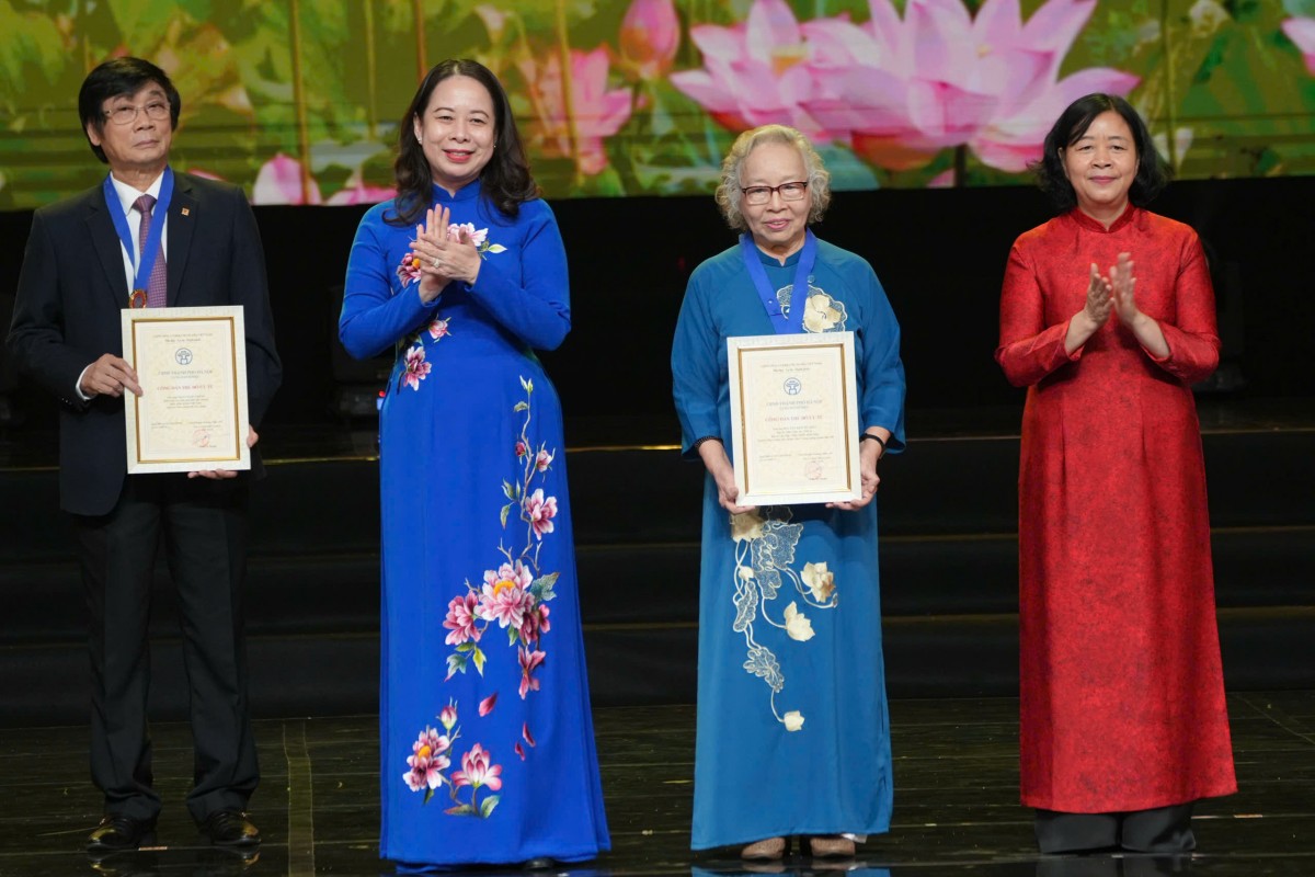 10 “Công dân Thủ đô ưu tú” được vinh danh