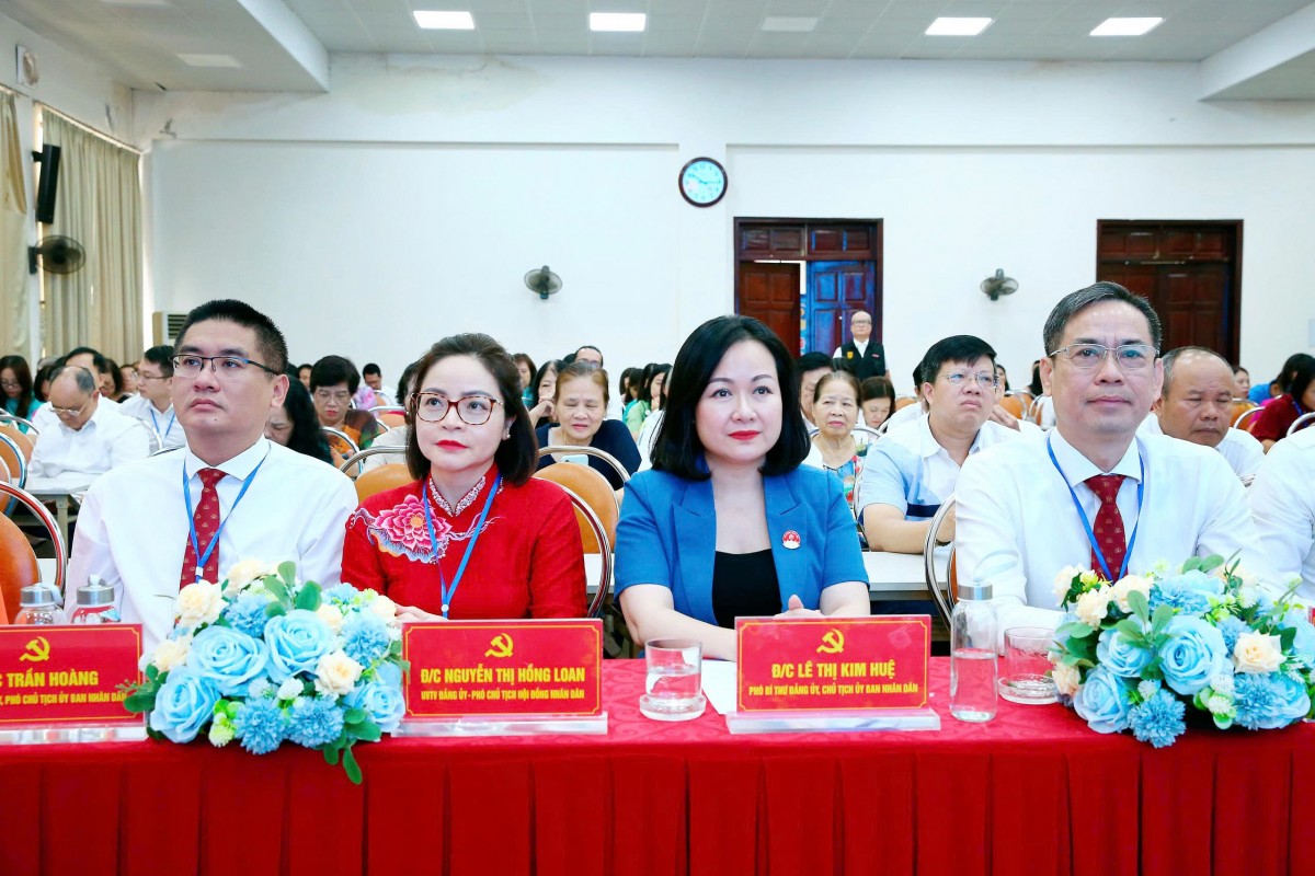 Tiên phong chuyển đổi số, xây dựng tổ chức Công đoàn phường Kim Liên phát triển vững mạnh Tiên phong chuyển đổi số, xây dựng tổ chức Công đoàn phường Kim Liên phát triển vững mạnh