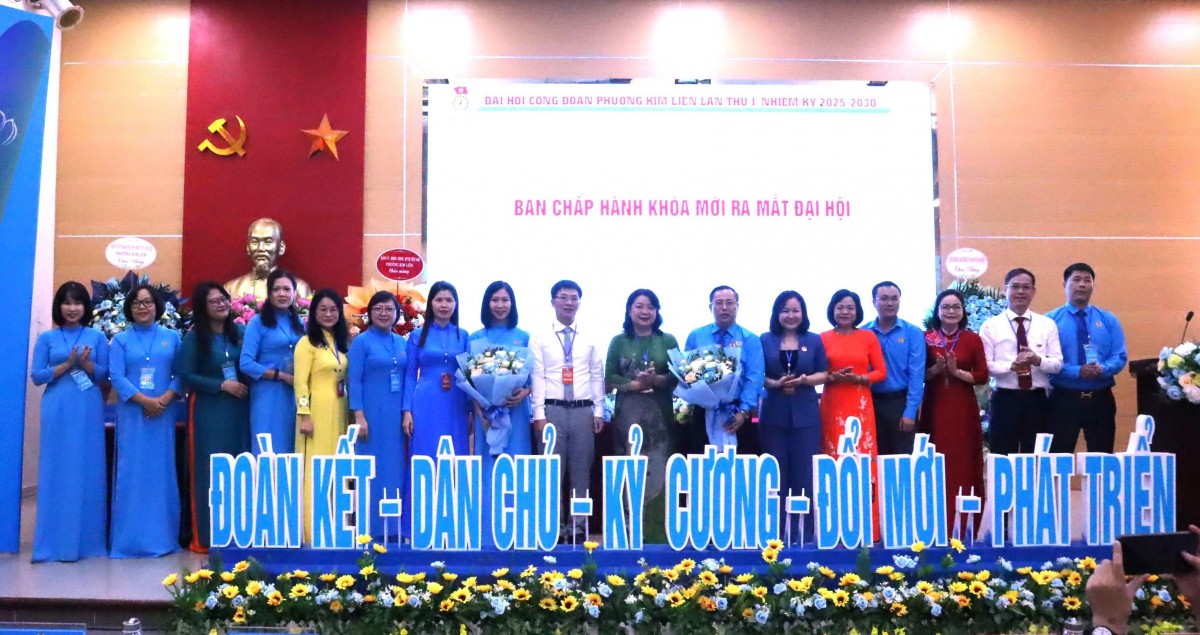 Tiên phong chuyển đổi số, xây dựng tổ chức Công đoàn phường Kim Liên phát triển vững mạnh Tiên phong chuyển đổi số, xây dựng tổ chức Công đoàn phường Kim Liên phát triển vững mạnh