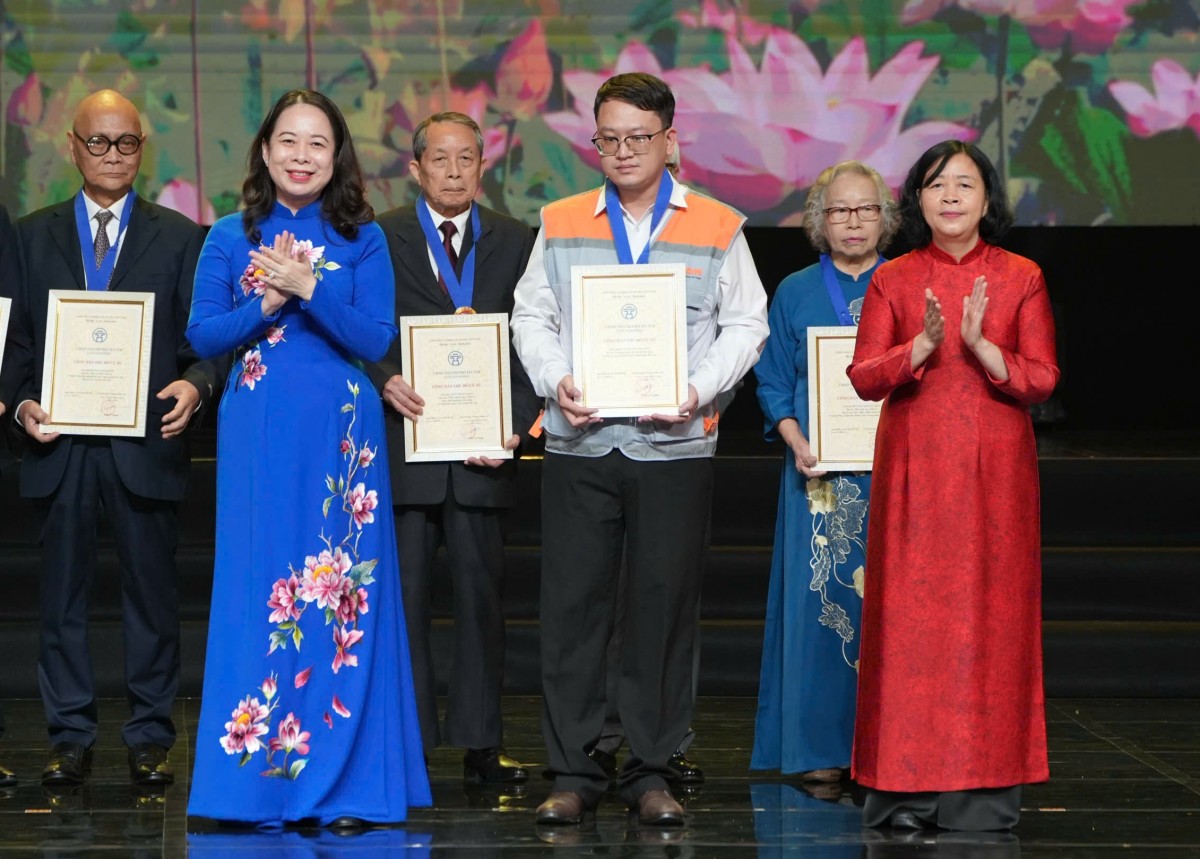 10 “Công dân Thủ đô ưu tú” được vinh danh