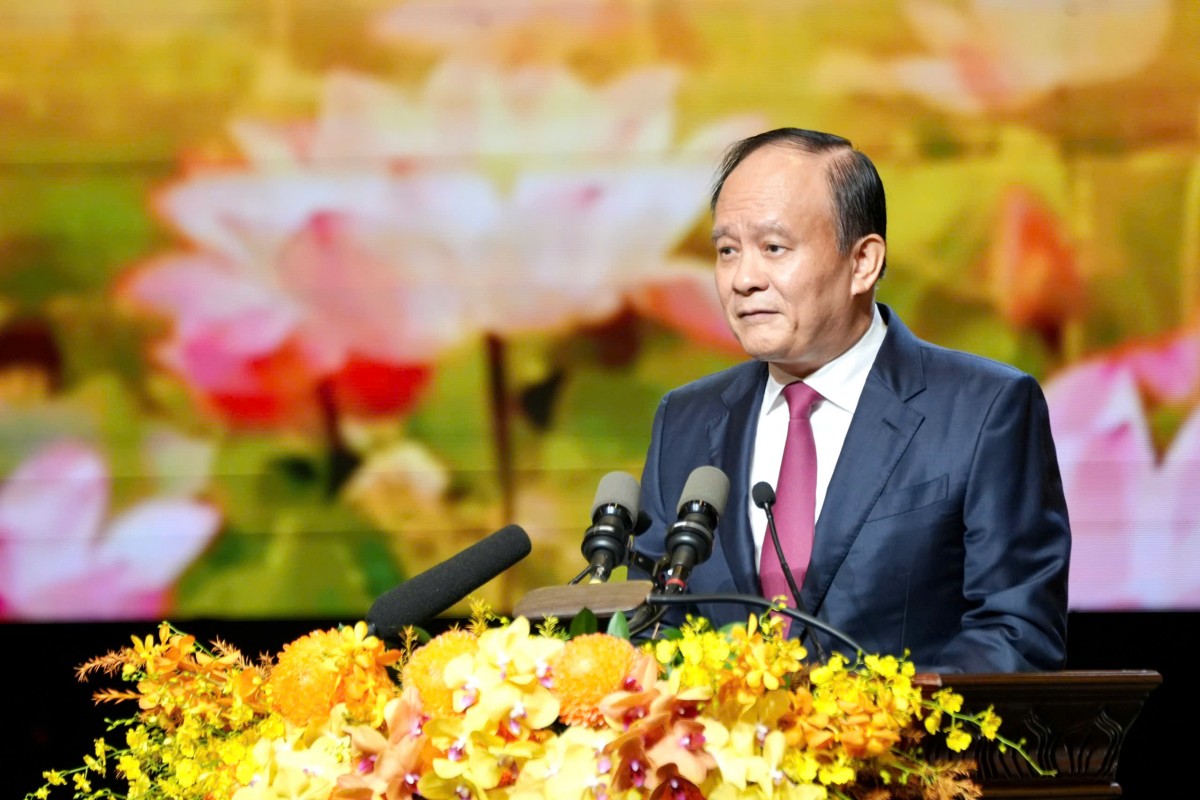 Thủ tướng Chính phủ: Thi đua để Hà Nội là nơi phát sáng nhân tài, lan tỏa nhân văn Thủ tướng Chính phủ: Thi đua để Hà Nội là nơi phát sáng nhân tài, lan tỏa nhân văn