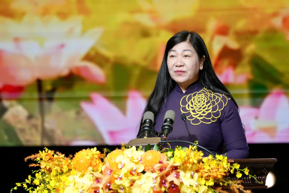 Thủ tướng Chính phủ: Thi đua để Hà Nội là nơi phát sáng nhân tài, lan tỏa nhân văn Thủ tướng Chính phủ: Thi đua để Hà Nội là nơi phát sáng nhân tài, lan tỏa nhân văn