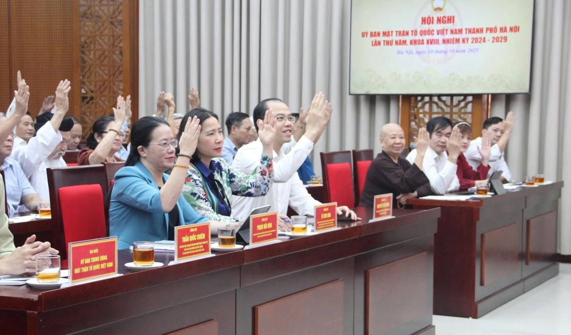 Ủy viên Ủy ban MTTQ Việt Nam thành phố Hà Nội thông  qua Đề án nhân sự trình Đại hội