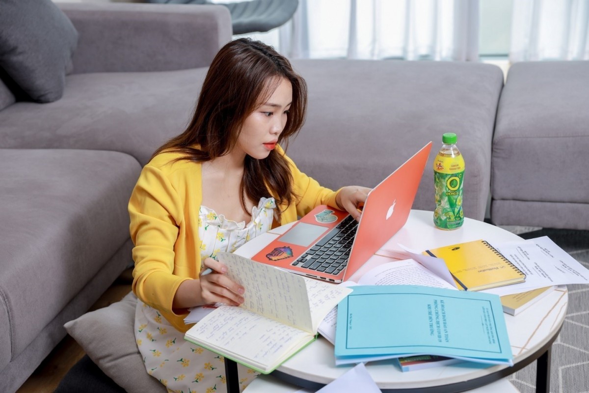 Cú sốc đầu đời và hành trình “level up” của tân sinh viên thế hệ Z