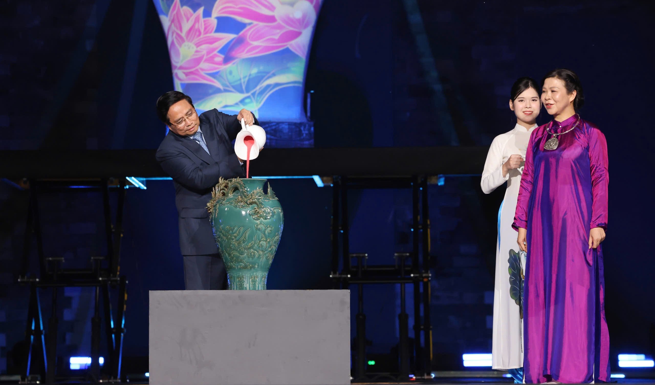 Thủ tướng Chính phủ Phạm Minh Chính dự khai mạc Lễ hội Văn hóa Thế giới tại Hà Nội