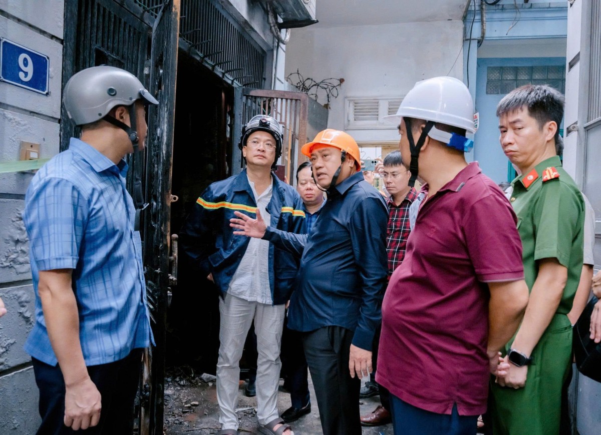 Chủ tịch UBND thành phố Hà Nội trực tiếp chỉ đạo khắc phục hậu quả vụ cháy tại phố Kim Hoa Chủ tịch UBND thành phố Hà Nội trực tiếp chỉ đạo khắc phục hậu quả vụ cháy tại phố Kim Hoa