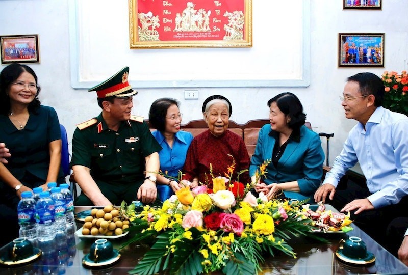 Hà Nội quan tâm thực hiện tốt chế độ ưu đãi với người có công