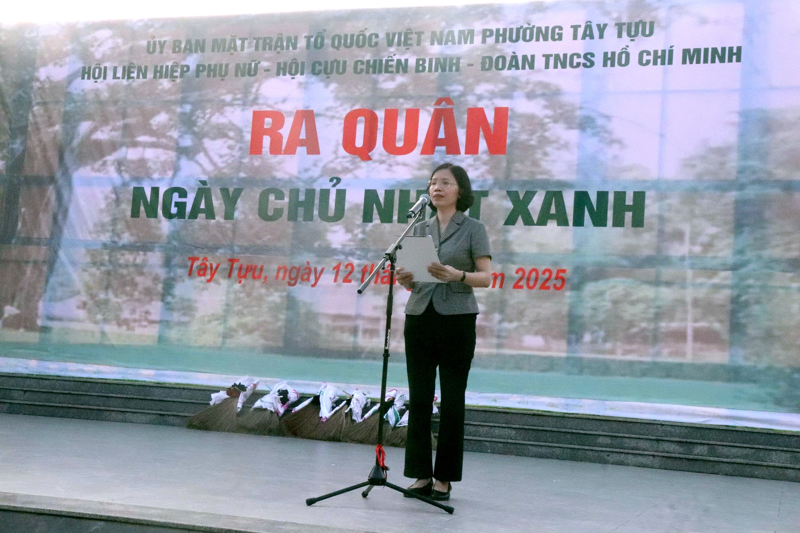Phường Tây Tựu ra quân “Ngày Chủ nhật xanh”: Lan tỏa tinh thần vì môi trường xanh - sạch - đẹp
