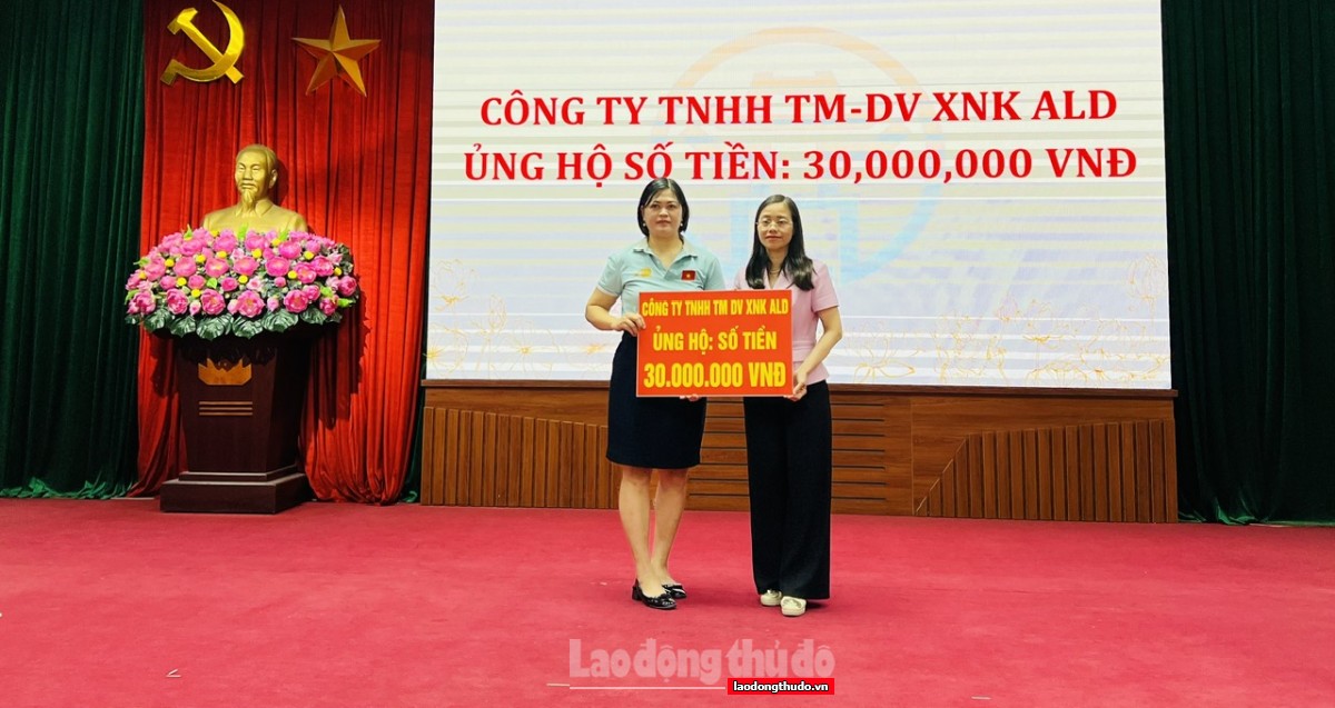 Phường Phú Diễn phát động ủng hộ đồng bào vùng bão, lũ: Lan tỏa tinh thần “tương thân, tương ái”