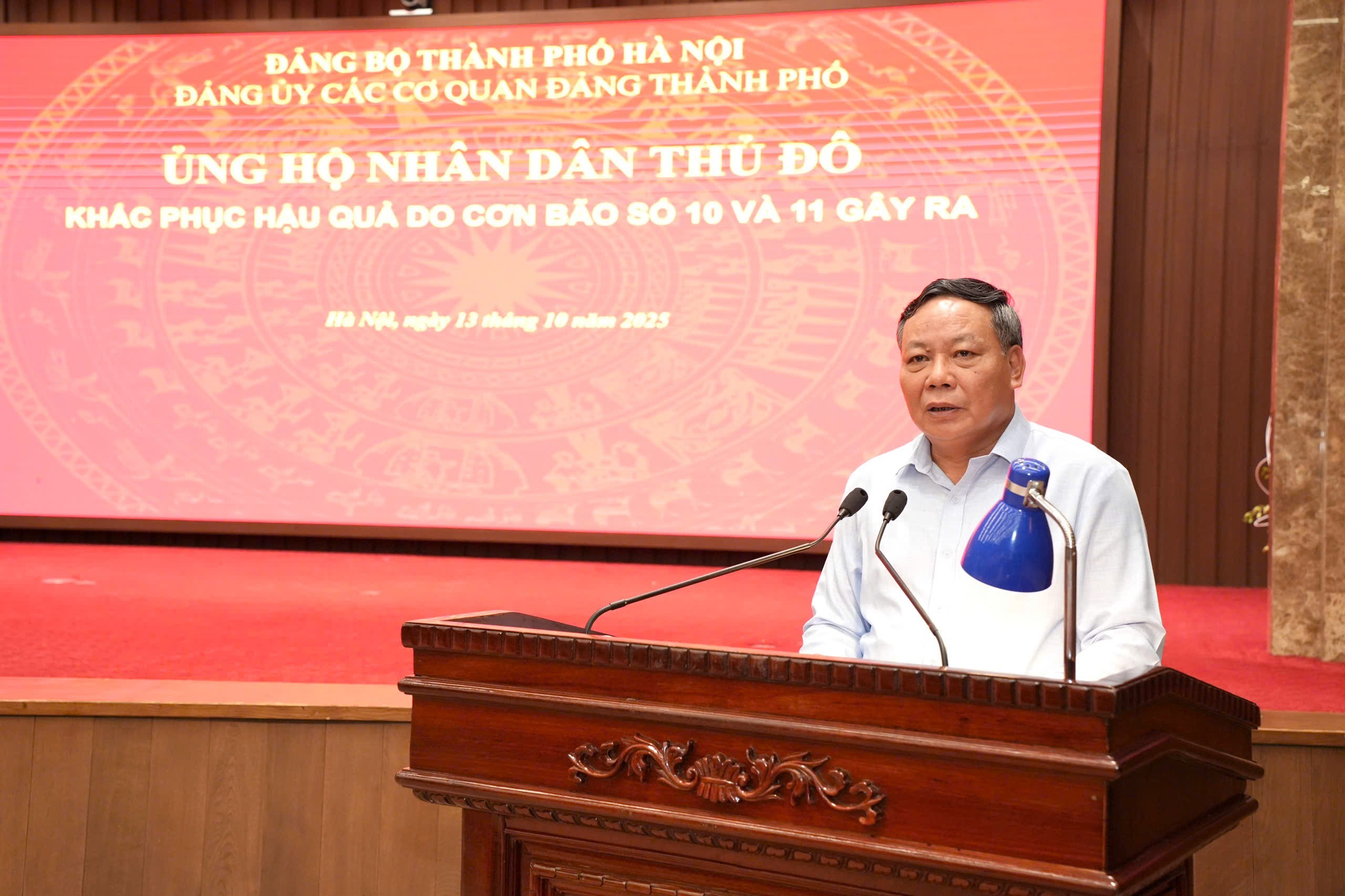 Đảng ủy các Cơ quan Đảng thành phố Hà Nội quyên góp ủng hộ Nhân dân Thủ đô khắc phục hậu quả bão lũ