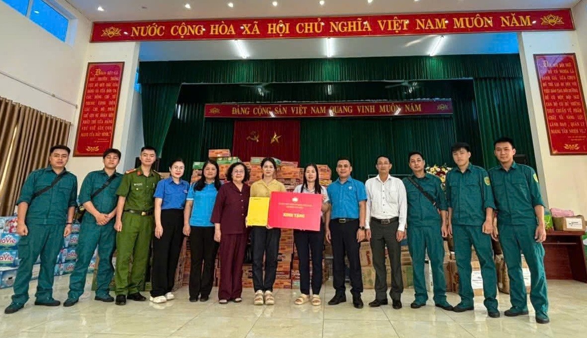 Công đoàn phường Cầu Giấy chung tay hướng về người dân vùng lũ