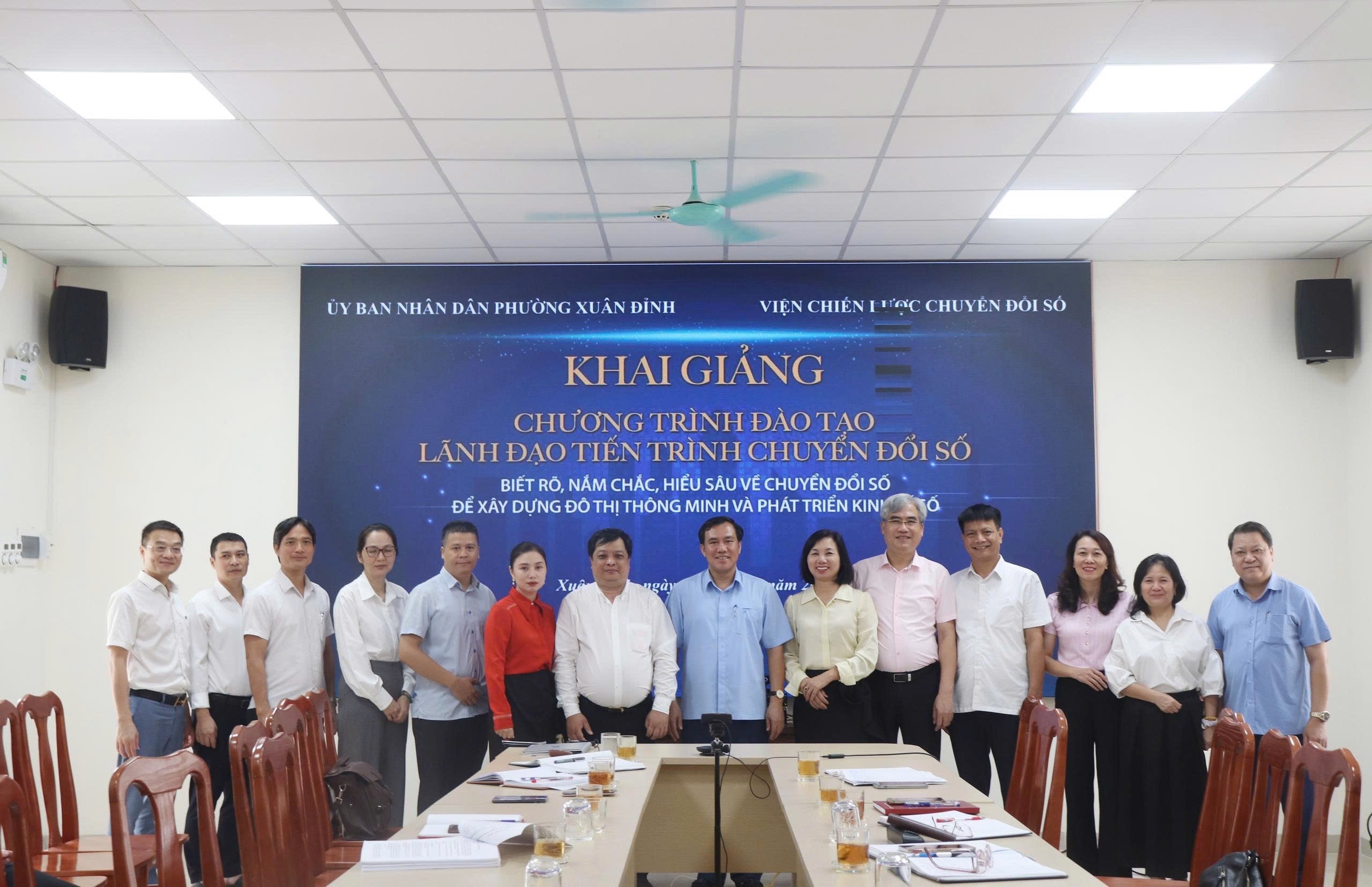 Xuân Đỉnh: Bồi dưỡng kiến thức chuyển đổi số cho cán bộ, hướng tới đô thị thông minh kiểu mẫu Xuân Đỉnh: Bồi dưỡng kiến thức chuyển đổi số cho cán bộ, hướng tới đô thị thông minh kiểu mẫu