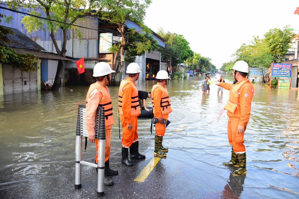 Hà Nội: Khuyến cáo người dân khu vực ngập úng lưu ý các biện pháp an toàn điện