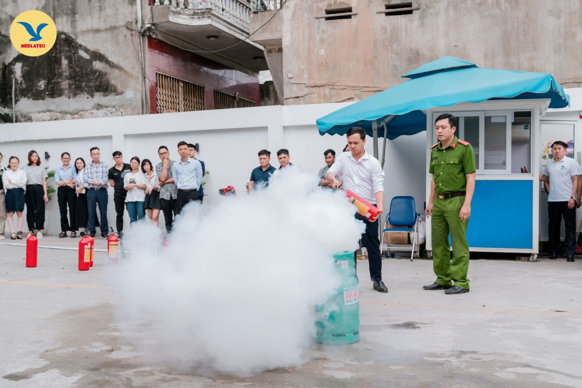 Chăm lo đời sống cho cán bộ, đoàn viên, xây dựng doanh nghiệp phát triển vững mạnh