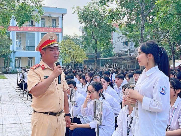 Chung tay xây dựng giao thông học đường Hà Nội: An toàn hôm nay - Vững vàng tương lai