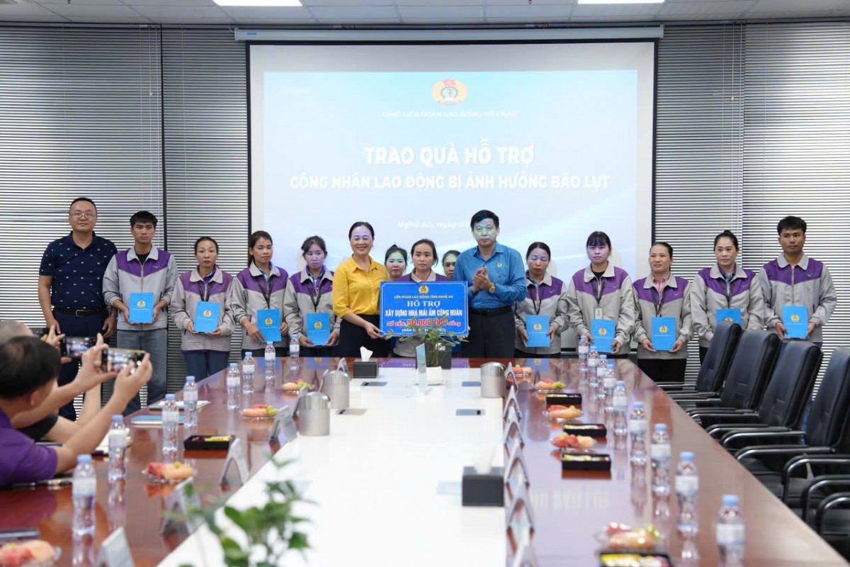 Công đoàn Nghệ An chung tay giúp người lao động vượt qua khó khăn sau bão lũ Công đoàn Nghệ An chung tay giúp người lao động vượt qua khó khăn sau bão lũ