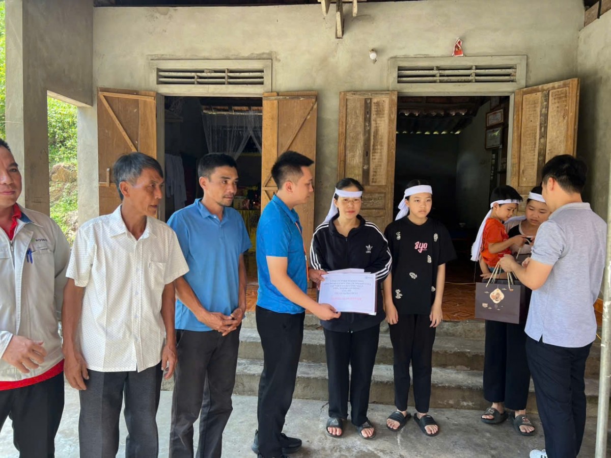 Công đoàn Nghệ An chung tay giúp người lao động vượt qua khó khăn sau bão lũ Công đoàn Nghệ An chung tay giúp người lao động vượt qua khó khăn sau bão lũ