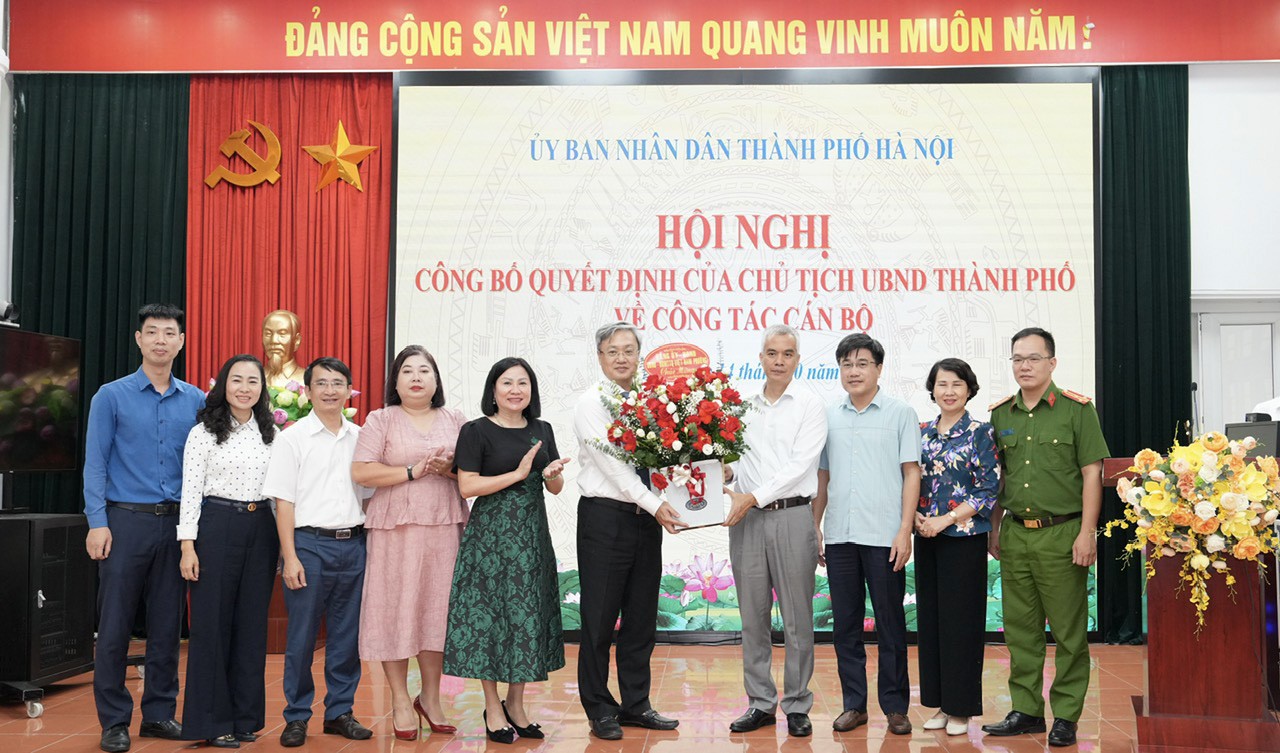 Phê chuẩn kết quả bầu ông Đỗ Việt Hưng làm Chủ tịch Ủy ban nhân dân phường Nghĩa Đô