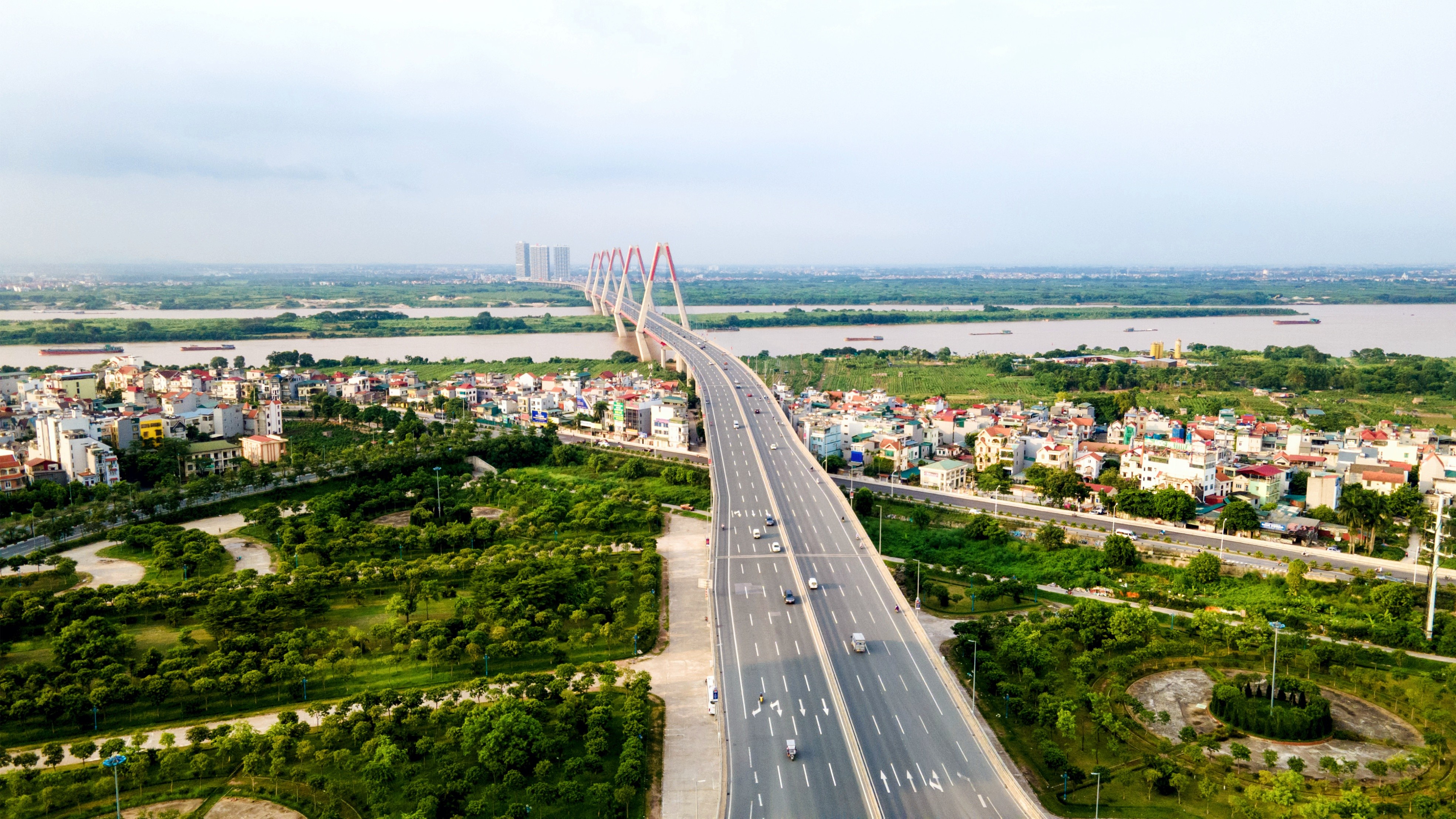 Những cây cầu vượt sông Hồng: Mở nhịp kết nối, dẫn lối tương lai Thủ đô