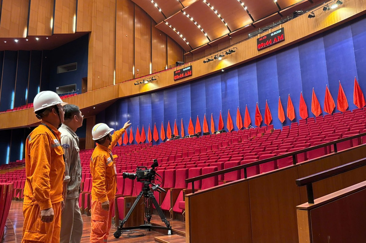 EVNHANOI đảm bảo cấp điện an toàn, ổn định phục vụ Đại hội Đảng bộ thành phố Hà Nội