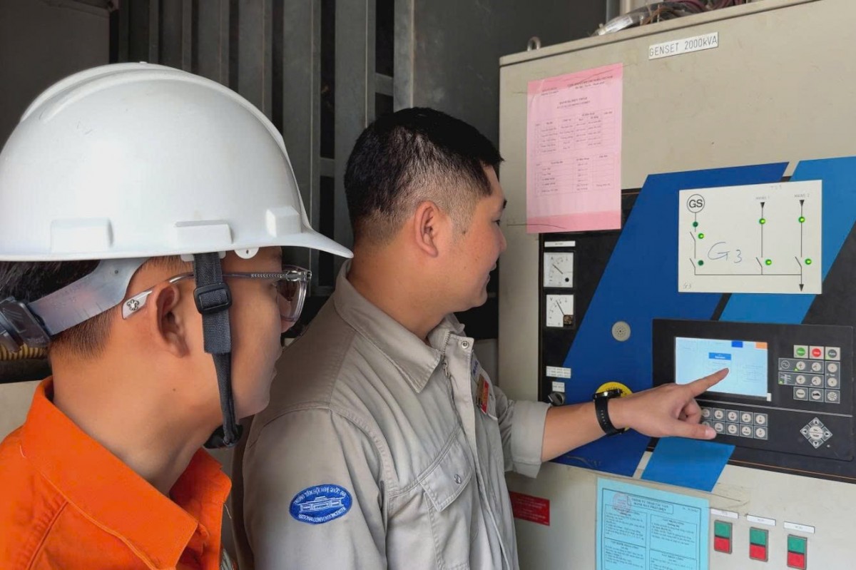 EVNHANOI huy động hơn 200 ca trực đảm bảo cấp điện an toàn, ổn định phục vụ Đại hội Đảng bộ thành phố Hà Nội EVNHANOI đảm bảo cấp điện an toàn, ổn định phục vụ Đại hội Đảng bộ thành phố Hà Nội