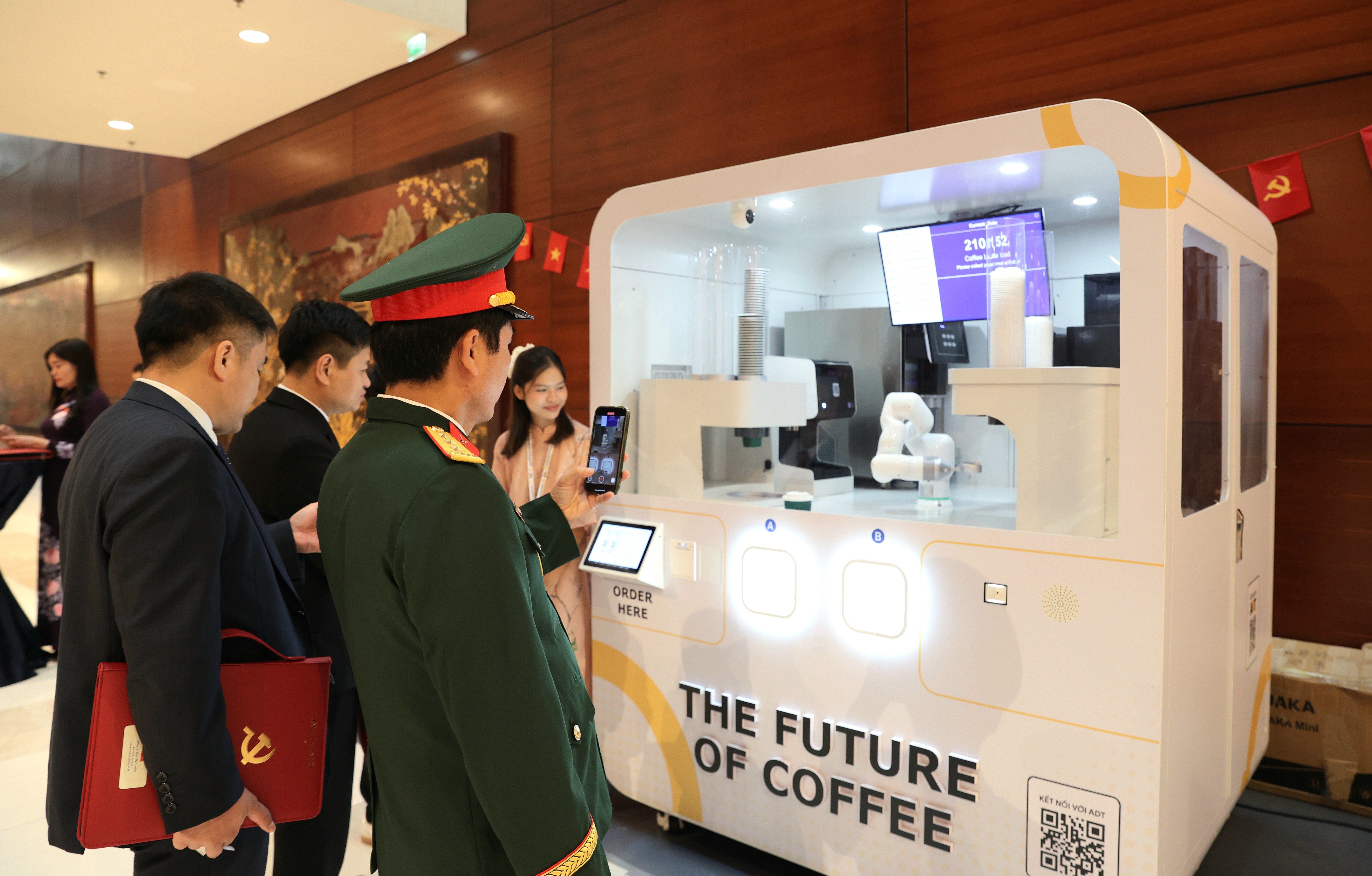 Trải nghiệm công nghệ số về quá trình xây dựng và phát triển của Thủ đô Trải nghiệm công nghệ số về quá trình xây dựng và phát triển của Thủ đô