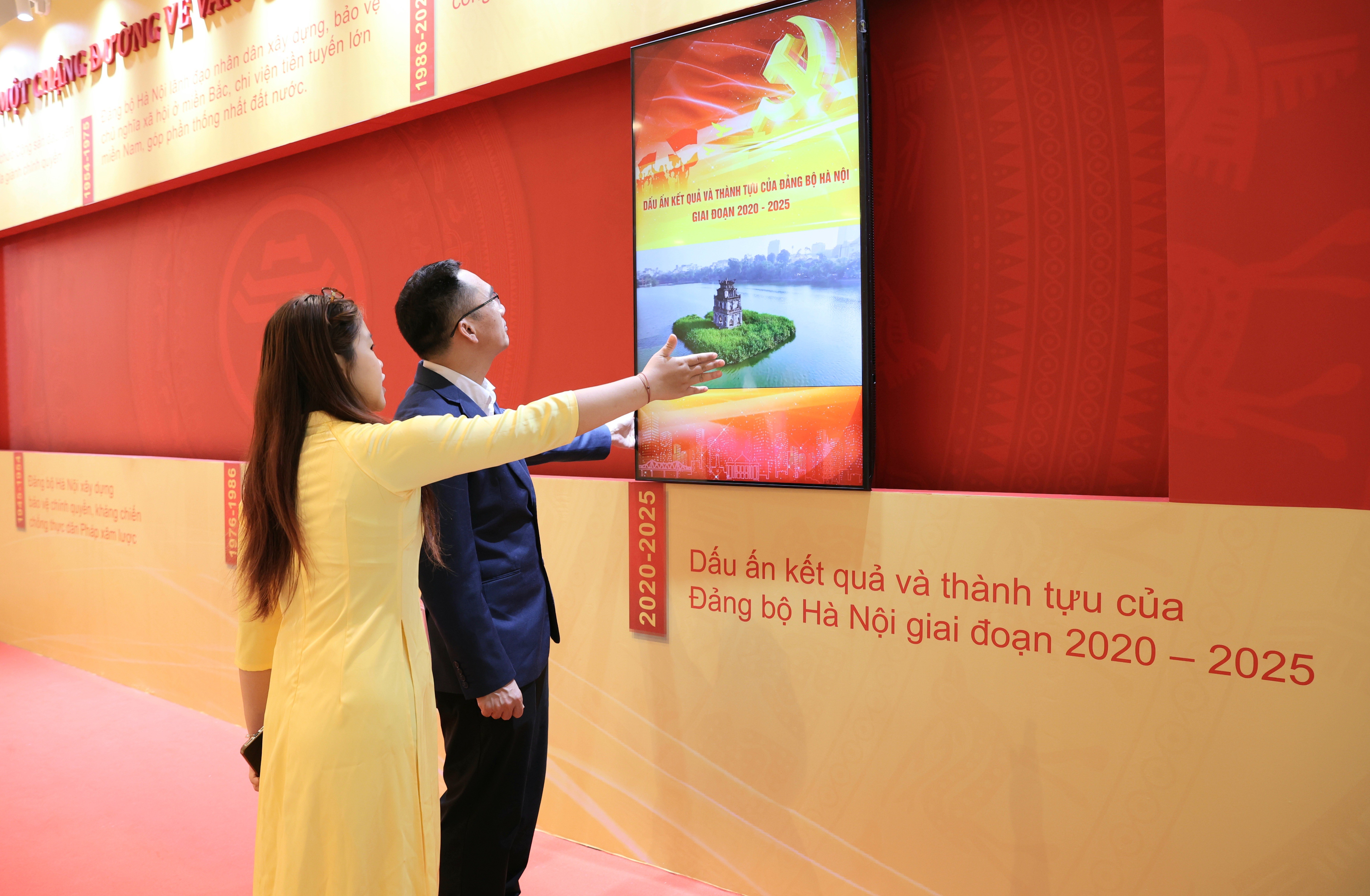 Trải nghiệm công nghệ số về quá trình xây dựng và phát triển của Thủ đô Trải nghiệm công nghệ số về quá trình xây dựng và phát triển của Thủ đô