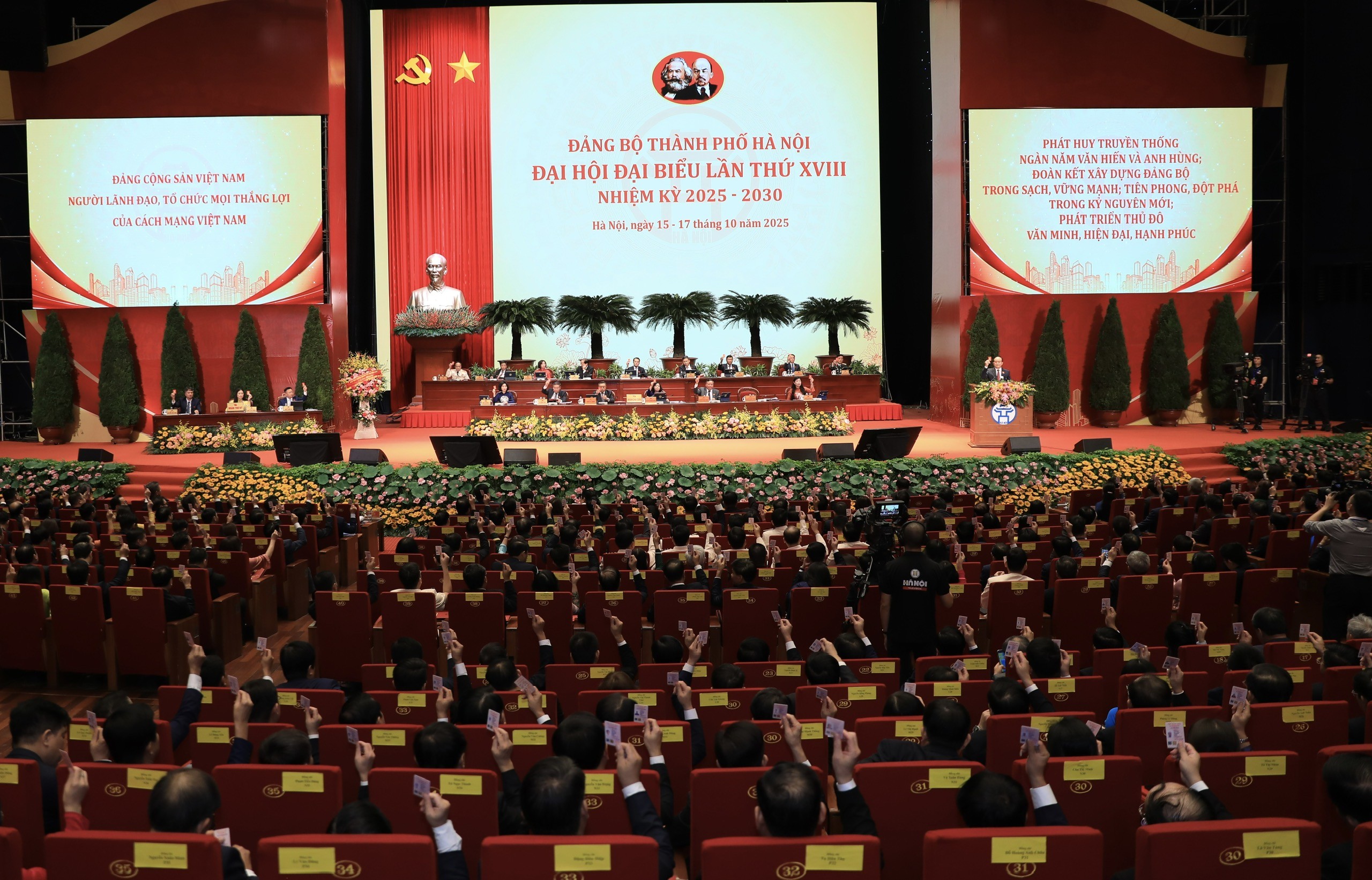 Kết quả phiên trù bị Đại hội lần thứ XVIII Đảng bộ thành phố Hà Nội