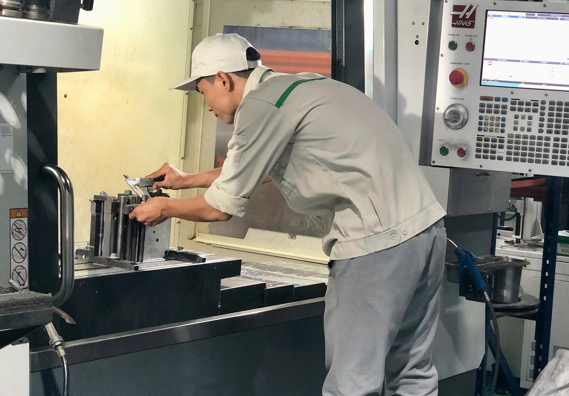 Người thợ trẻ say nghề và hành trình chinh phục danh hiệu “Công nhân giỏi Thủ đô”