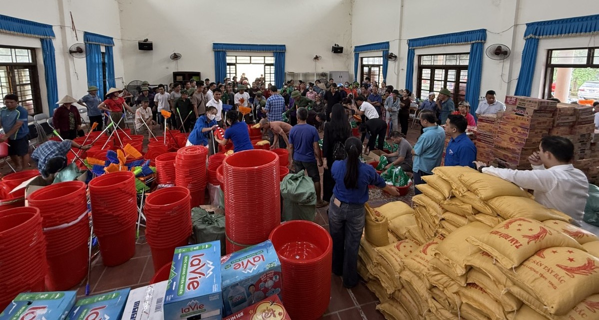 Chạy về vùng lũ Thái Nguyên