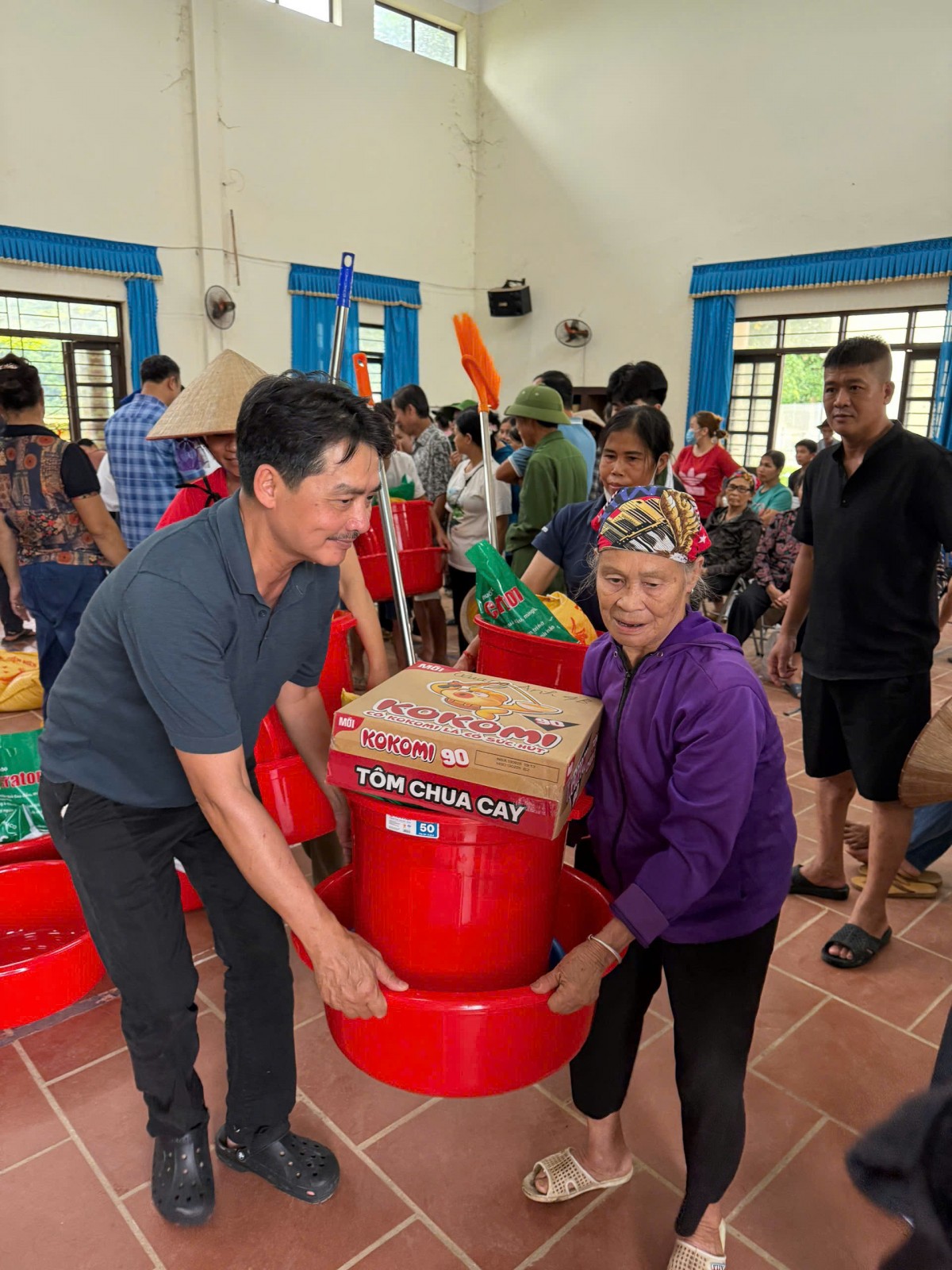 Chạy về vùng lũ Thái Nguyên