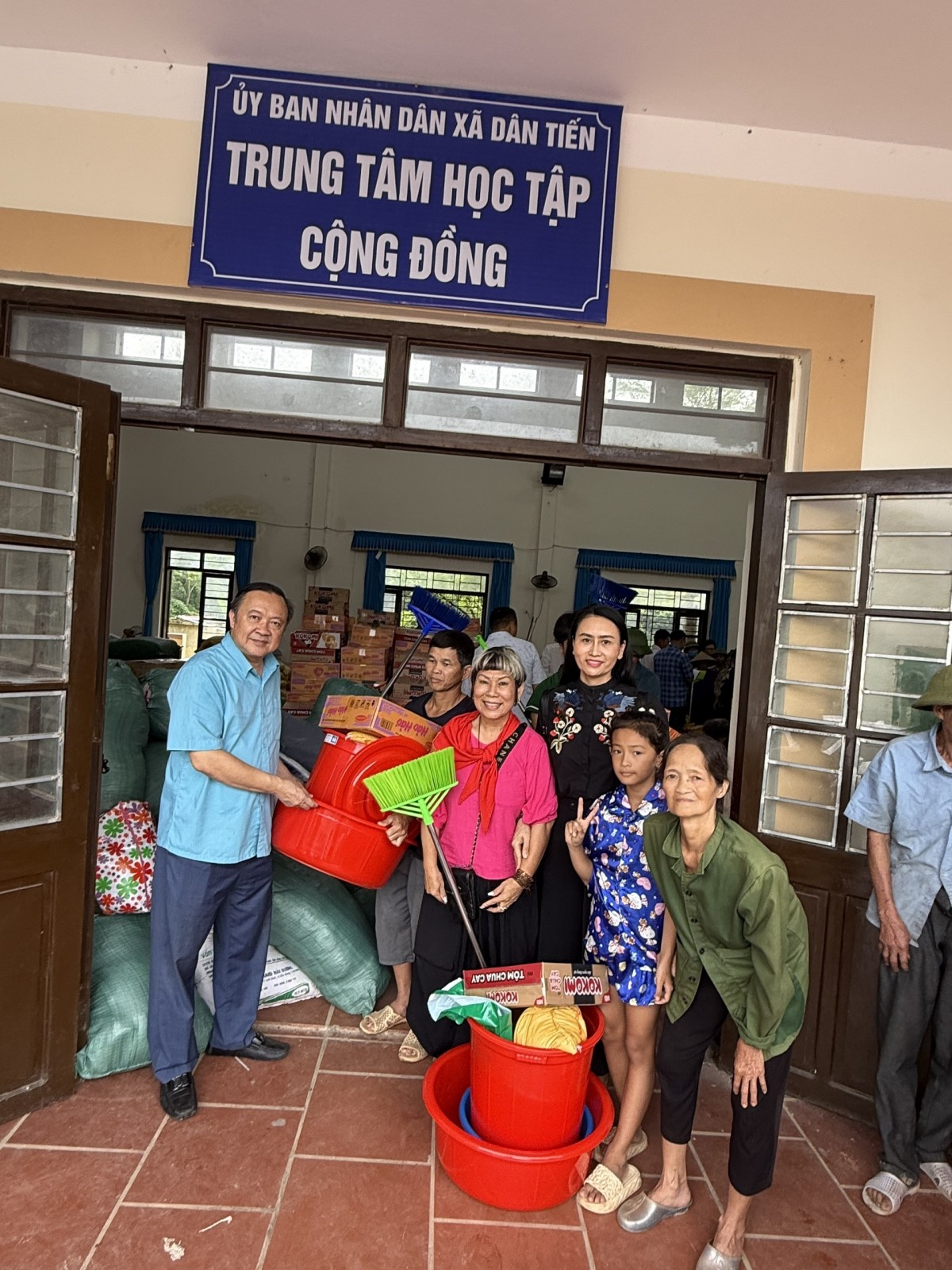 Chạy về vùng lũ Thái Nguyên