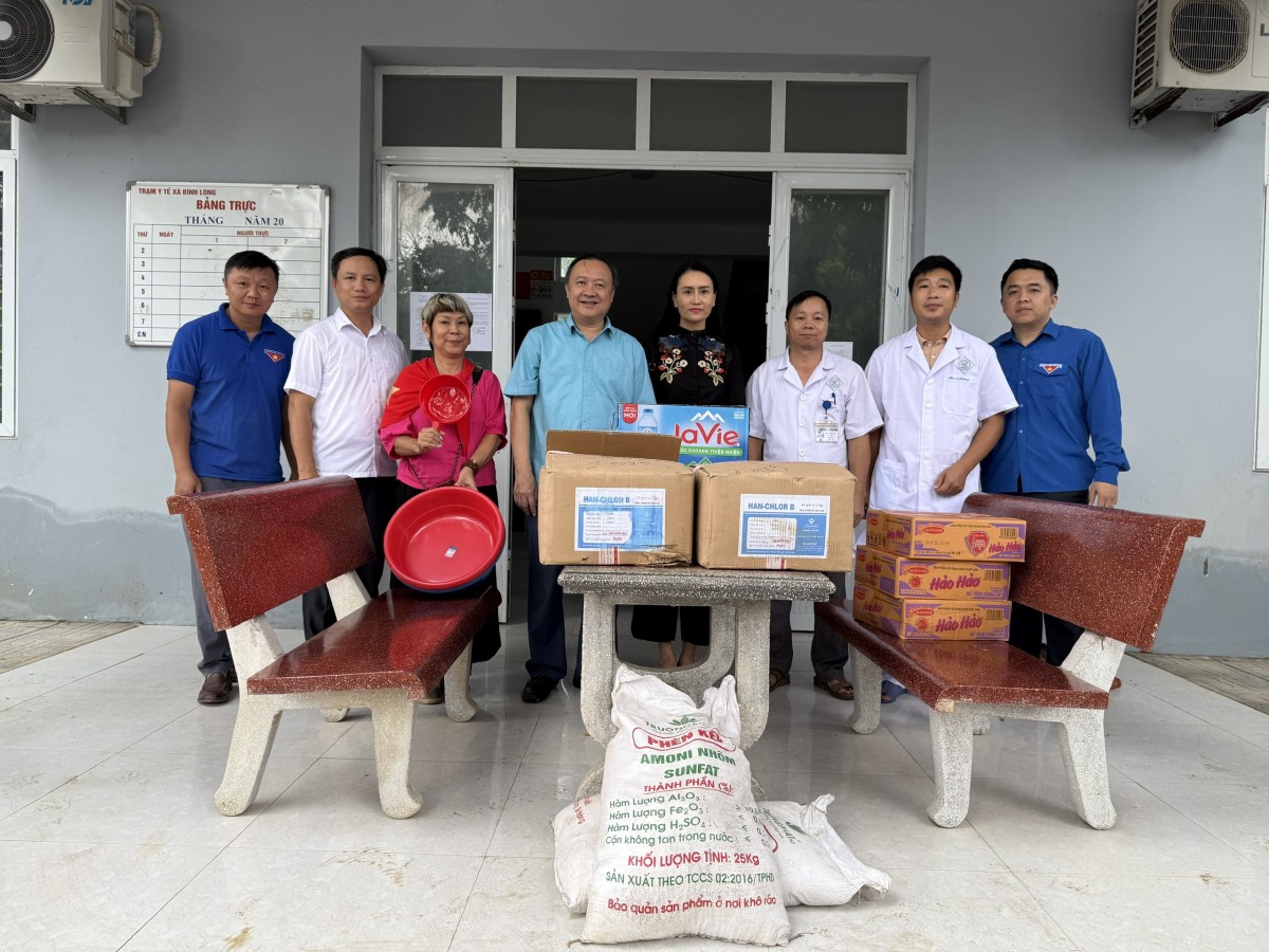 Chạy về vùng lũ Thái Nguyên