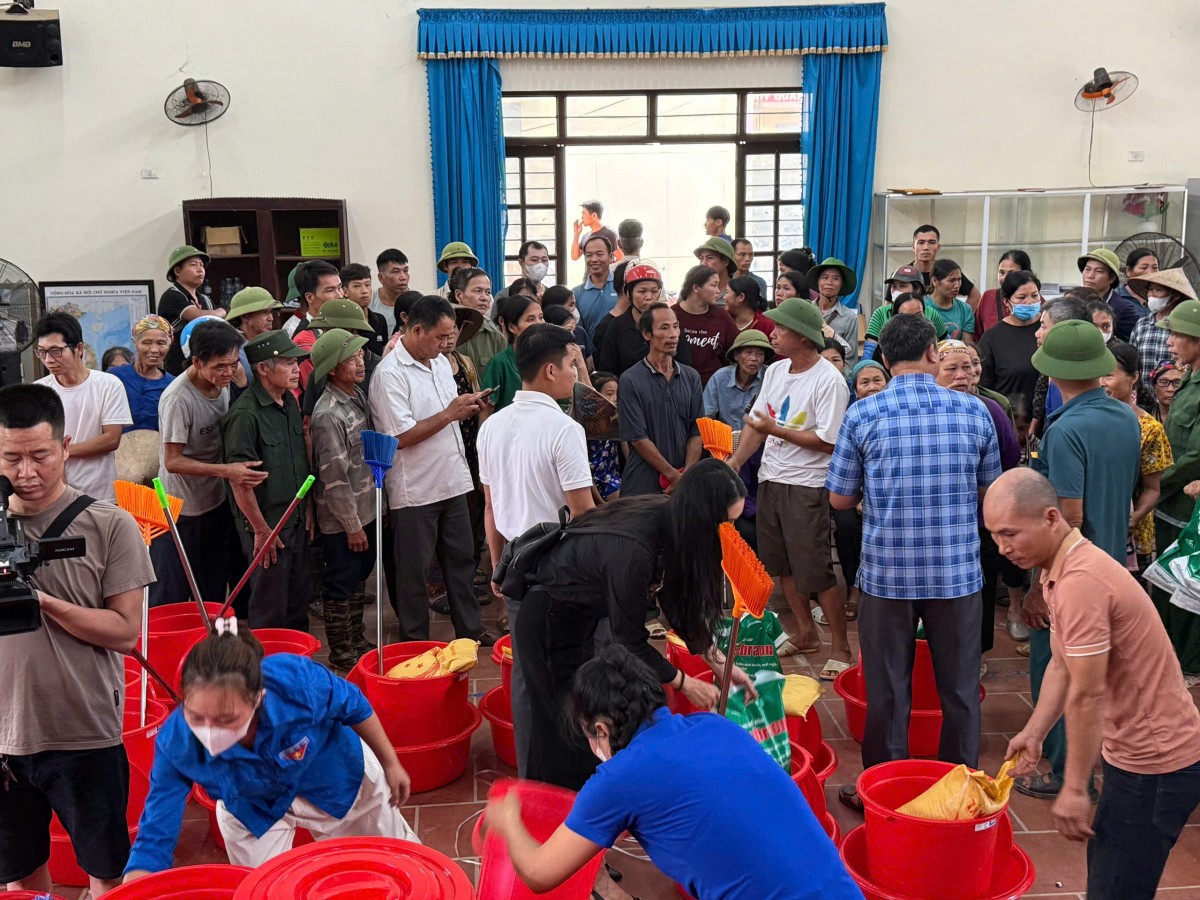 Chạy về vùng lũ Thái Nguyên