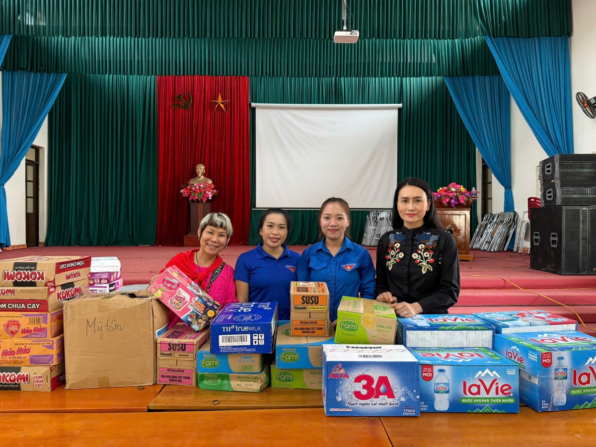 Chạy về vùng lũ Thái Nguyên